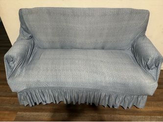Free Settee sofa with cover