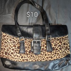 Cheetah Print Purse With Black Trim