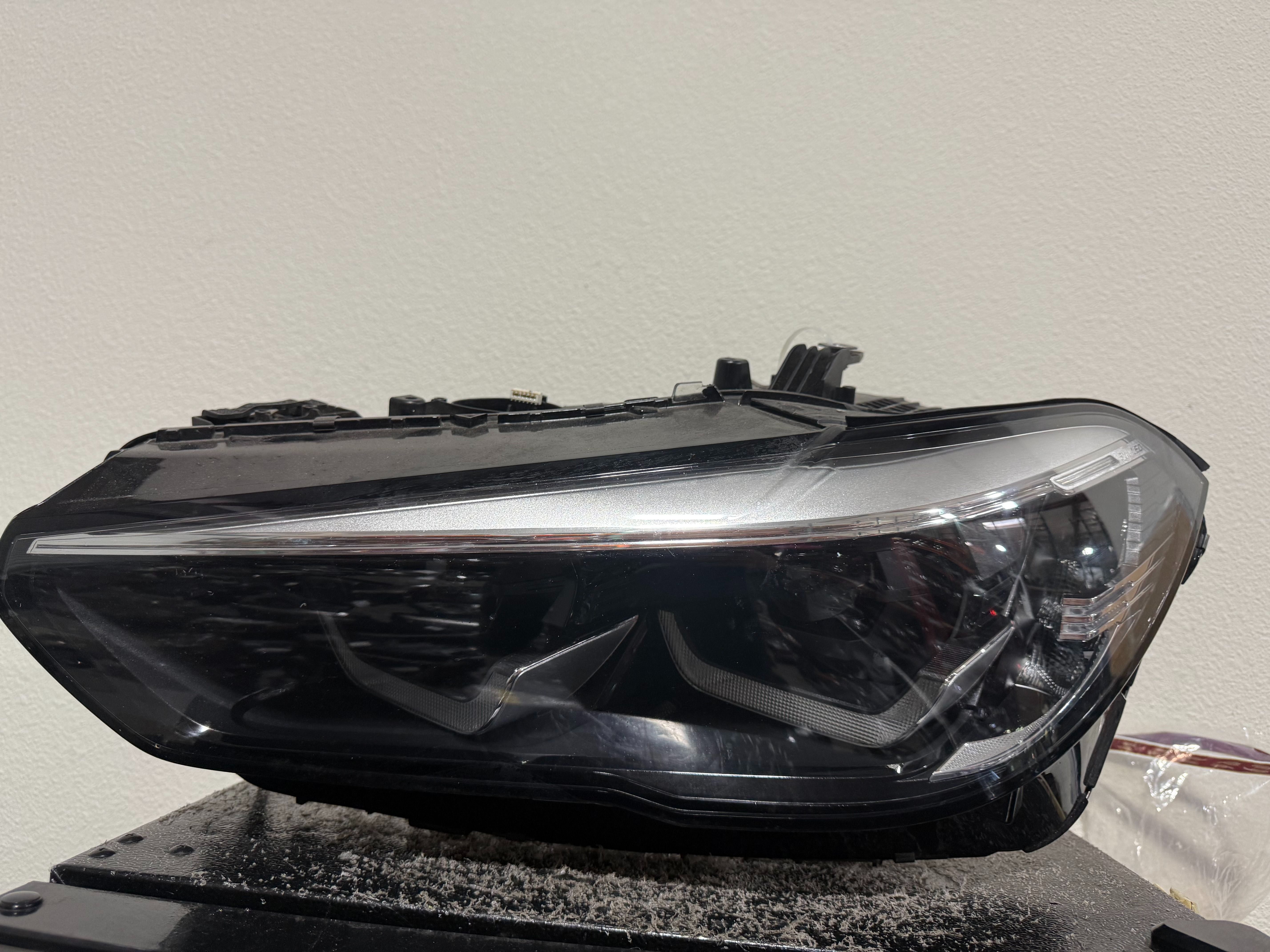 BMW X5 LEFT HEADLIGHT 2021