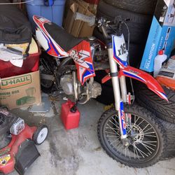 Dirt Bike (Apollo RFZ 125cc)