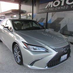 2019 Lexus ES 300h Luxury Sedan 4D 