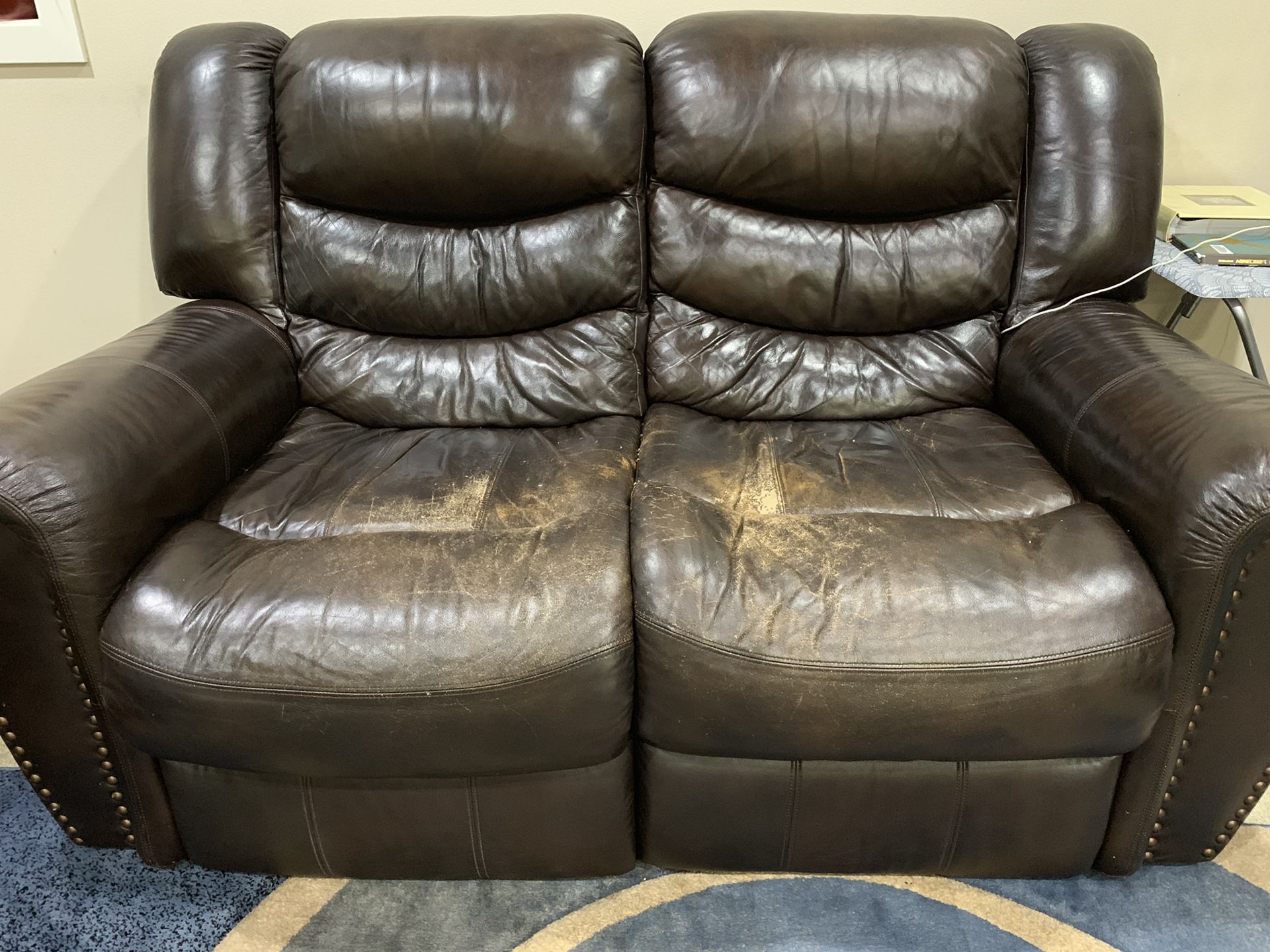 3 +2 Sofa manual recliner for free