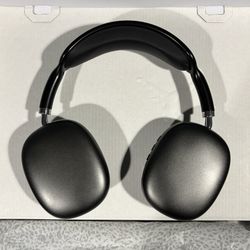 Black Headphone (NOT APPLE) 