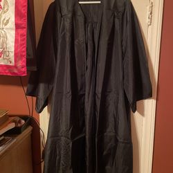 Cap & Gown 5’4” XL