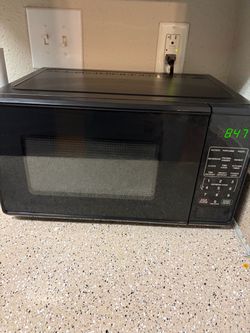 700  Watt Black Microwave