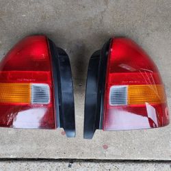 99-00 Honda Hatchback Tailights 