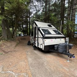 2019 Hard side Forrest River Flagstaff