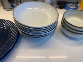 IKEA Dinnerware Set – 12 Pieces – $15