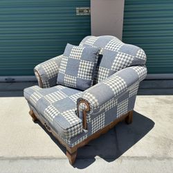 Chair With Foot Stool