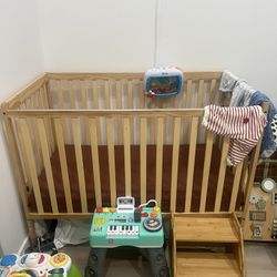 Solid Wood Baby Crib – Adjustable Height, Gently Used
