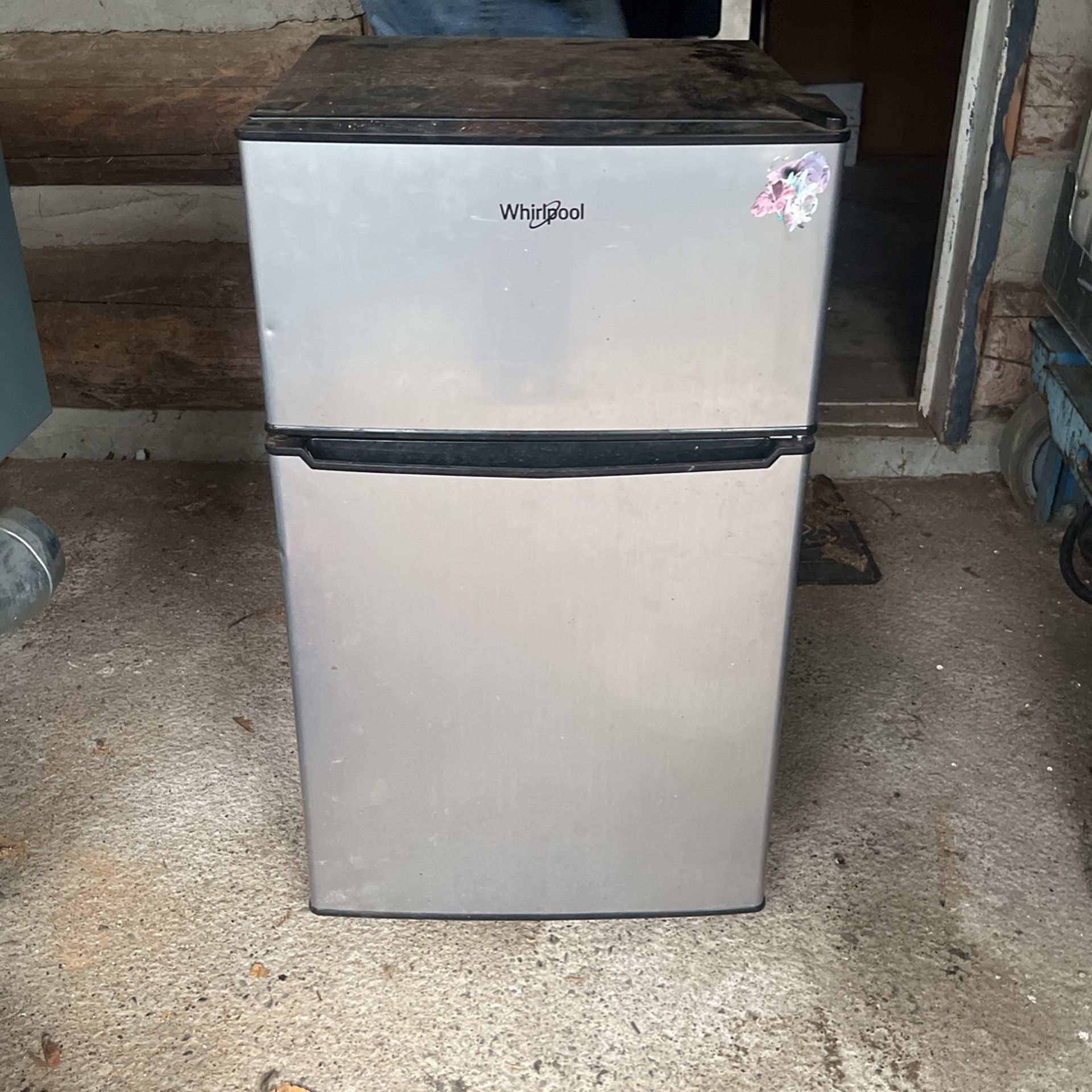 whirlpool mini fridge