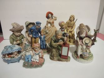 Sets of 11 figurines