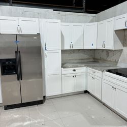 100% Wood Cabinets ***Wholesale Prices