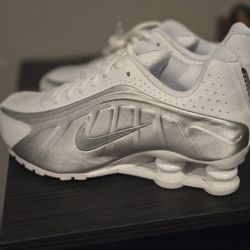 5.5 Youth/7 Women's Nike Air Shoxķķkķ