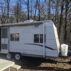 2004 Road runner Travel trailer