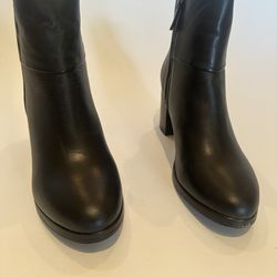 Women’s Boots (Size 11)