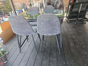 Dinner Table With Chairs