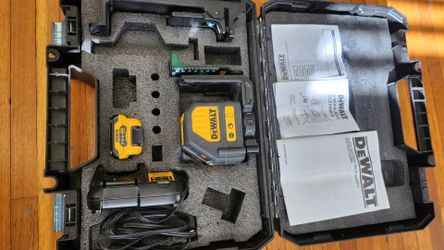 Dwelt Laser Level