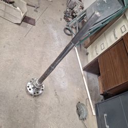 Ford 9 New Axles Big Bearing 28 Spline Pair