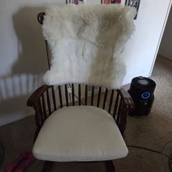 Solid Woid Rocking Chair
