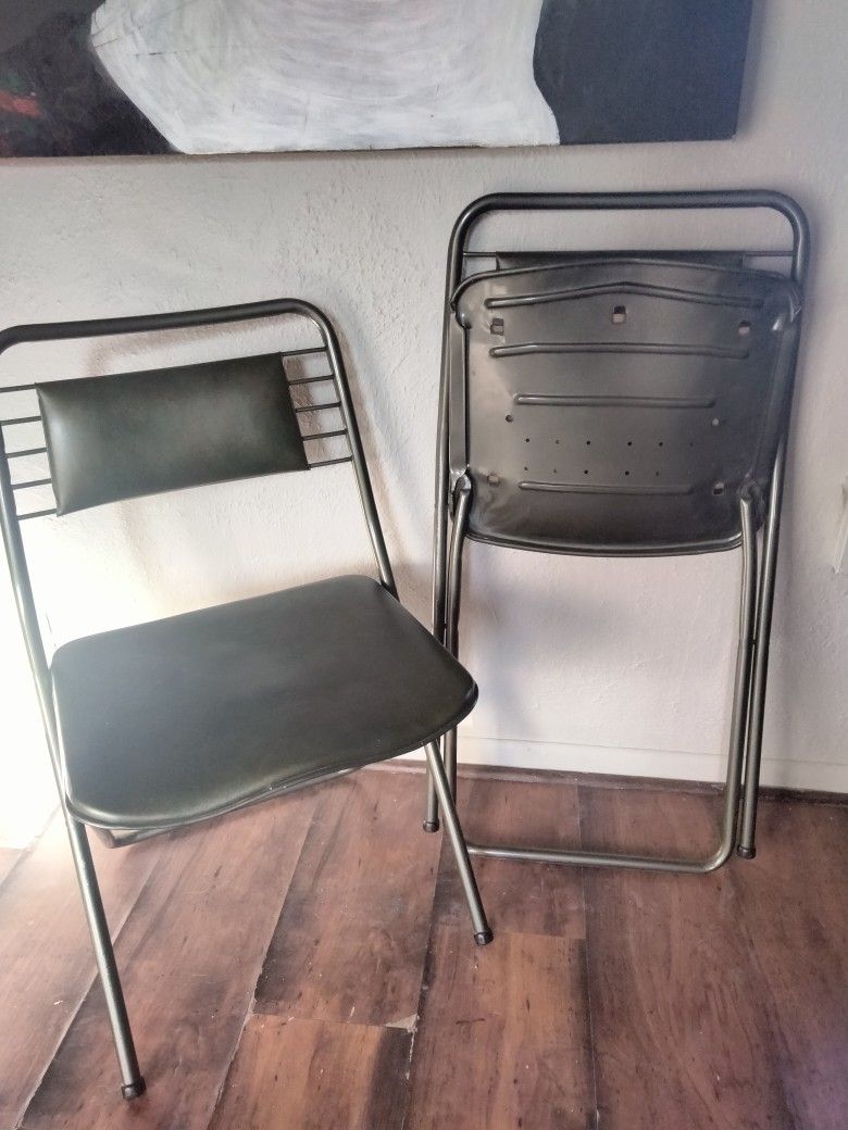 Vintage Folding Chair Set