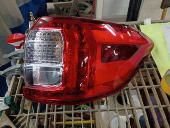 2023 Subaru ascent pass. Taillight