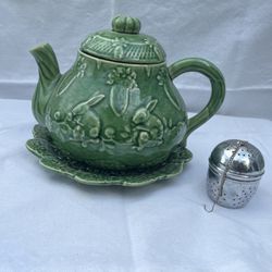 Green  Rabbit Motif Ceramic Tea Pot With Saucer And Tea Infuser