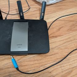 Linksys EA6900 