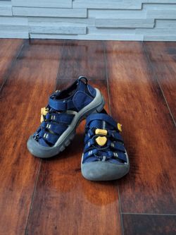 KEEN Newport H2 Kids Sandals Navy Yellow Size 9