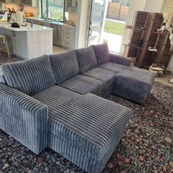 New Sectional Corduroy Couch! Free Delivery đźšš