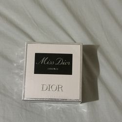 Miss Dior Essence 3.4 Oz 80$