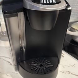 Keurig K-Classic Single Serve K-Cup Pod Coffee Maker, with 3 Brew Sizes, 48oz Removable Reservoir, Black