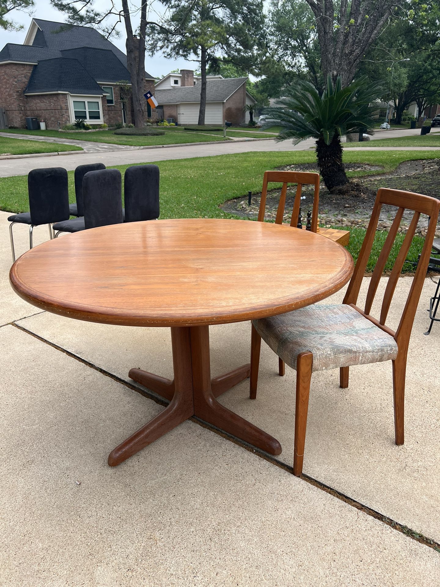 Table With Chairs / dining / Kitchen