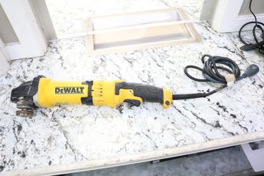 DEWALT GRINDER DWE43066N (NO SHIPPING)