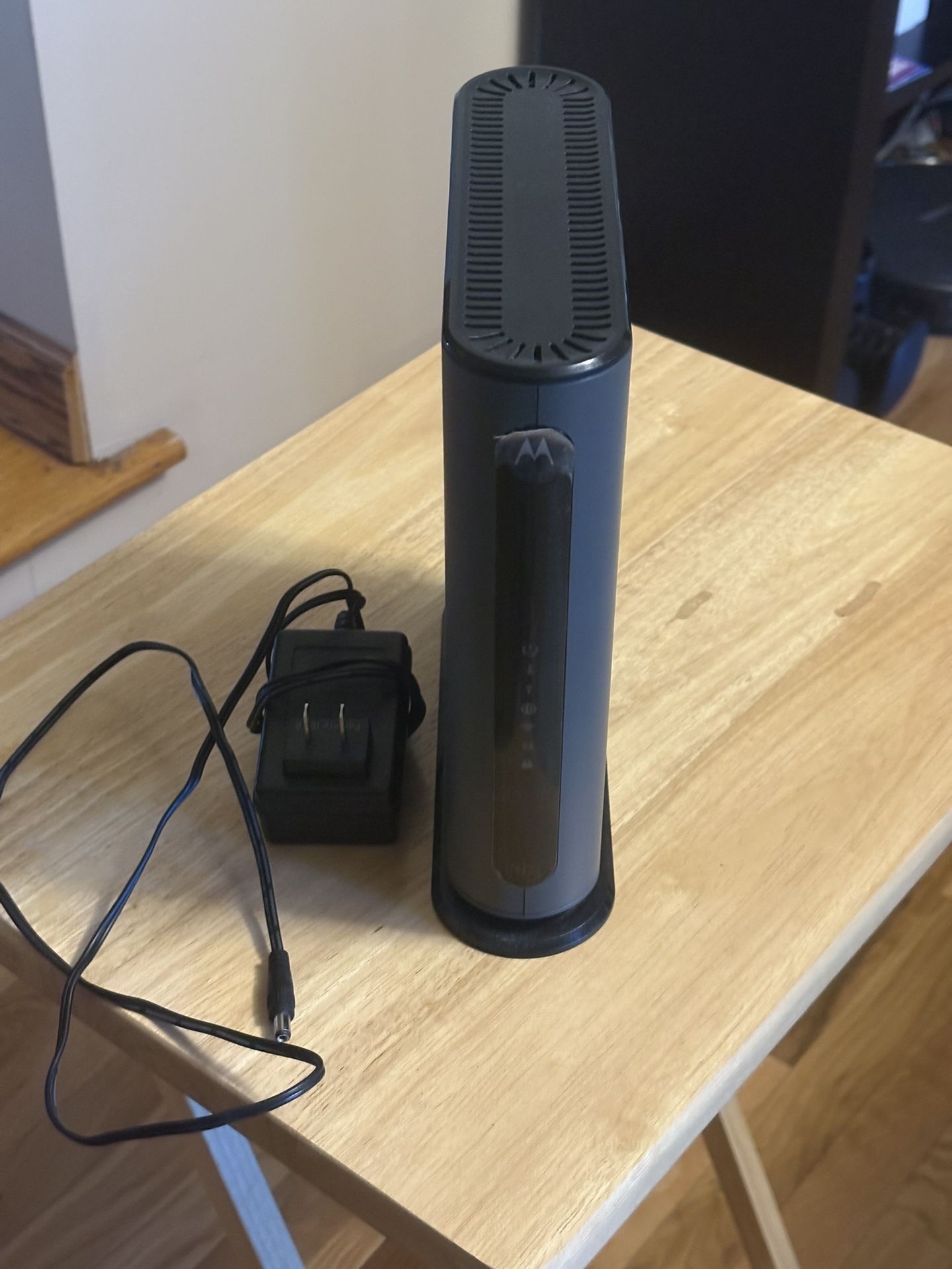 Motorola MG7550 Modem - Used