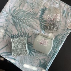 Blue Bathroom Set $8