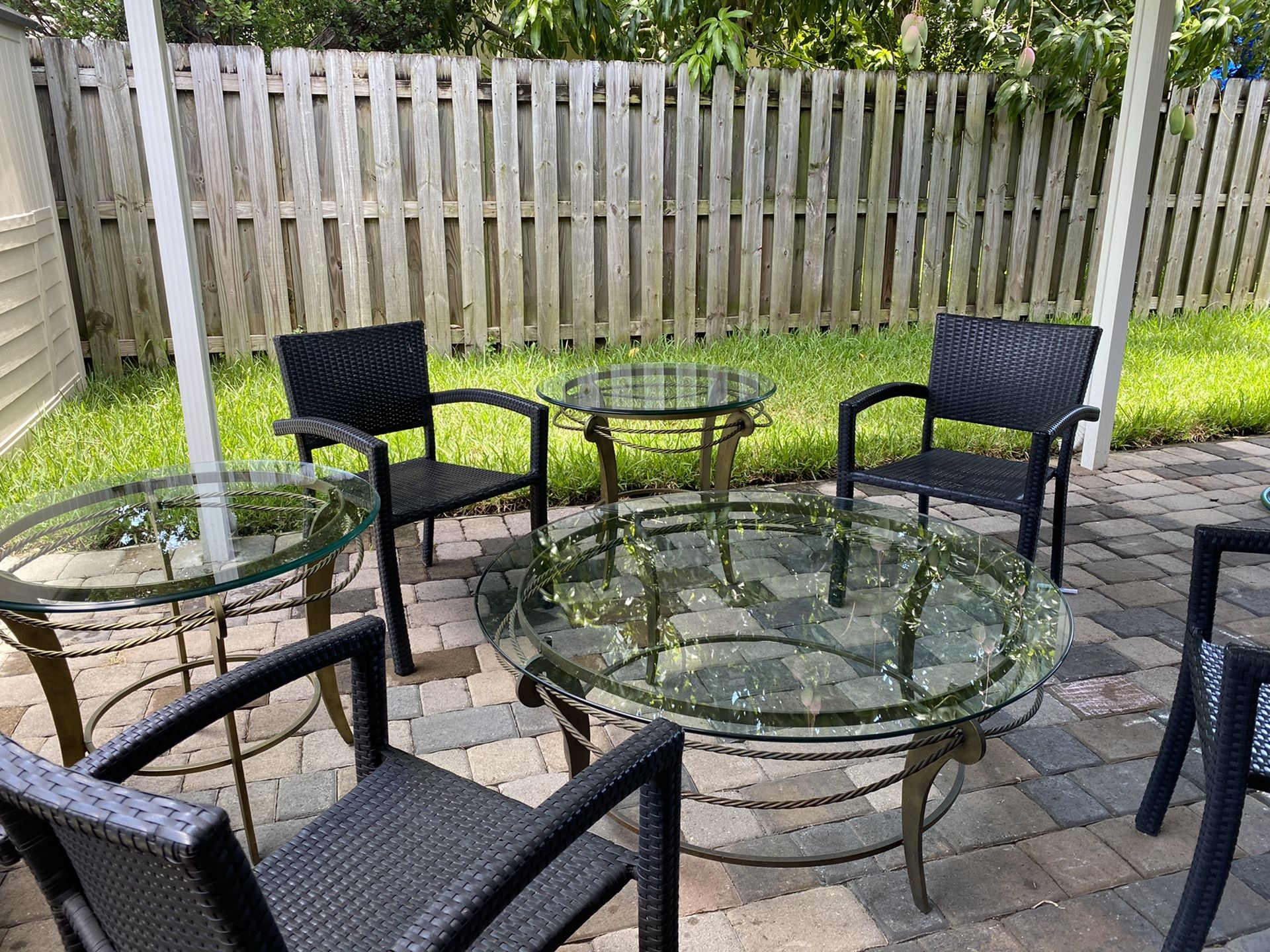 Table Set indoor/outdoor $300