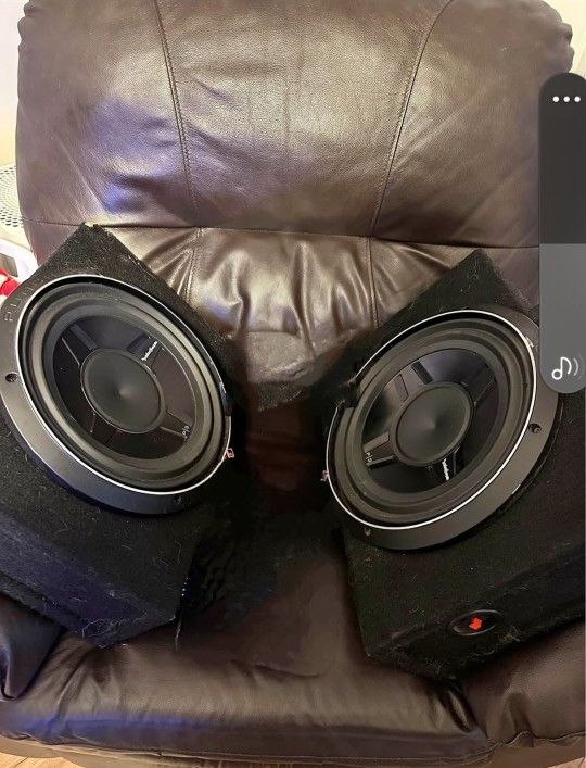 2 Rockford Fosgate P3 Shallow 12s
