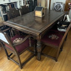 Antique Table (extendable)