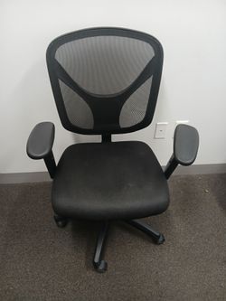 Black Mesh Back Office Chair with Armrests