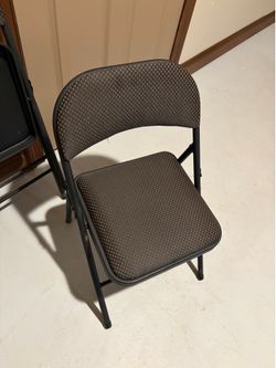 2 folding chairs