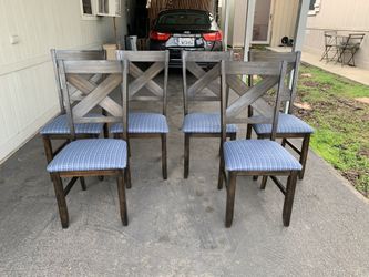 Vendo 6 Sillas 🪑 Recién Tapizadas Casi Nuevas 