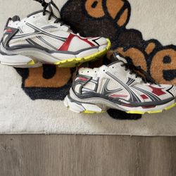 Balenciaga Runner Size 9.5/ 10 ( No Trades) 