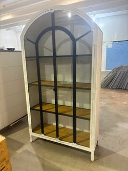 Refurbished Vintage Arched Glass Display Cabinet – $500 📦 Florida