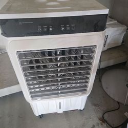 Portable swamp cooler