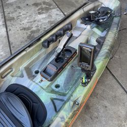🚣‍♂️ Pelican Castaway 100 Angler Kayak – Fully Rigged (Used Once)
