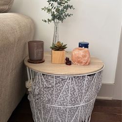 Storage basket/side table