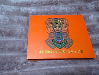 Afrique by Juvia's Place Eyeshadow Palette