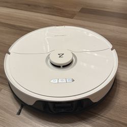 Roborock S8 Robot Vacuum and Mop – Great Condition