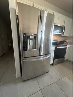 Lg French door fridge